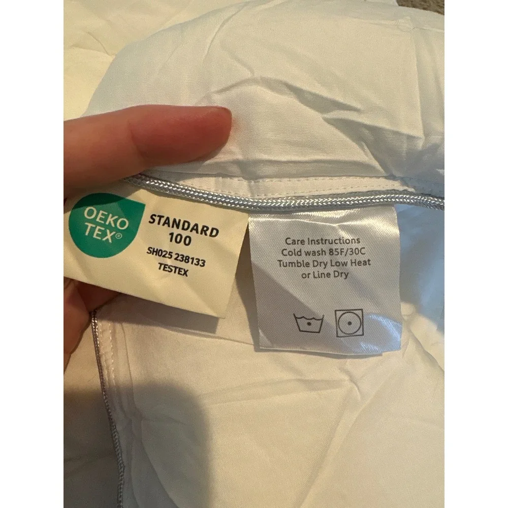 BamTek NWOT Twin/Full‎ Lightweight All Season Bamboo Comforter